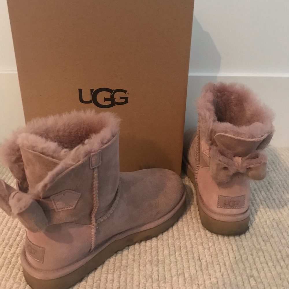 Mini bailey bow ugg boots